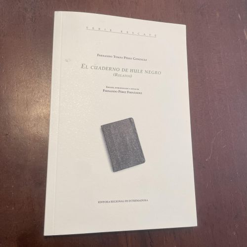 Portada del libro de El cuaderno de hule negro