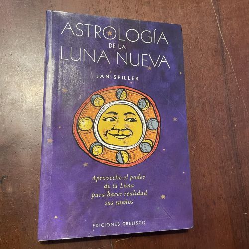 Portada del libro de Astrología de la luna nueva
