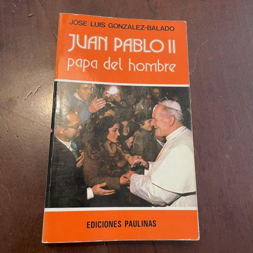Portada del libro de Juan Pablo II papa del hombre