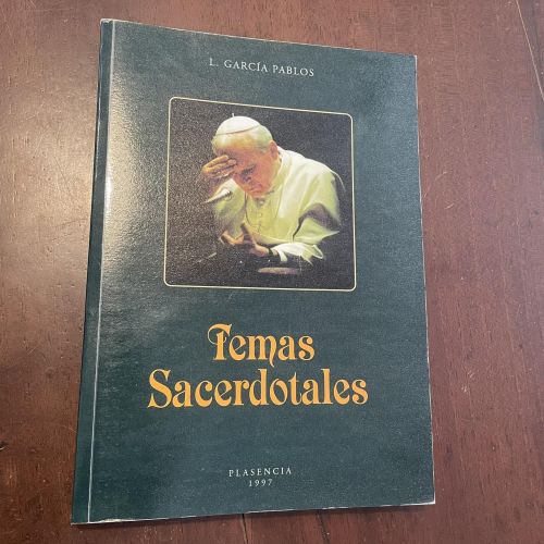 Portada del libro de Temas sacerdotales