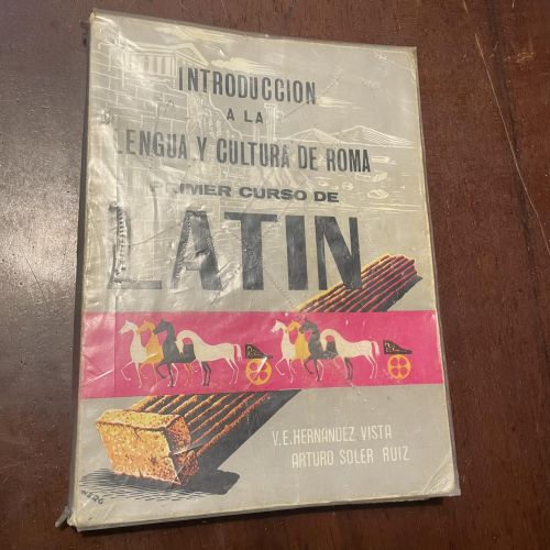 Portada del libro de Primer curso de latín. Introducción a la lengua y cultura de Roma