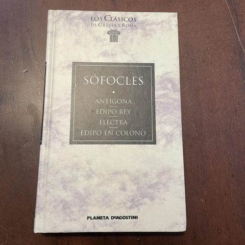 Portada del libro de Antígona. Edipo rey. Electra. Edipo en colono