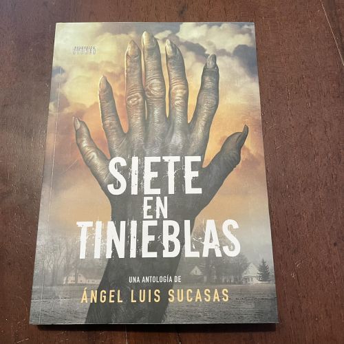 Portada del libro de Siete en tinieblas
