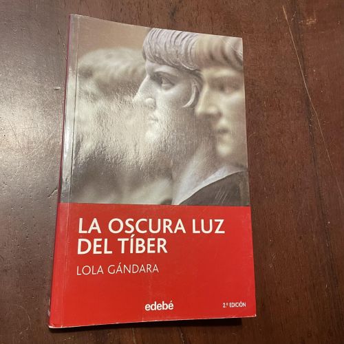 Portada del libro de La oscura luz del Tíber