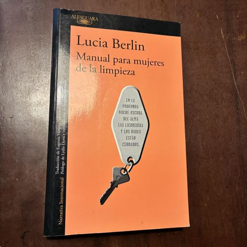 Portada del libro de Manual para mujeres de la limpieza