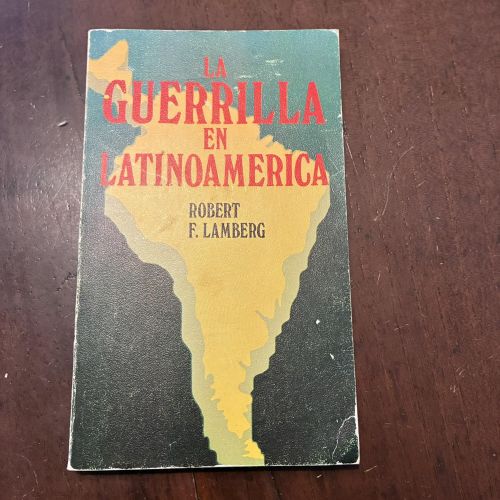 Portada del libro de La guerrilla en Latinoamérica
