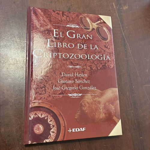 Portada del libro de El gran libro de la criptozoología