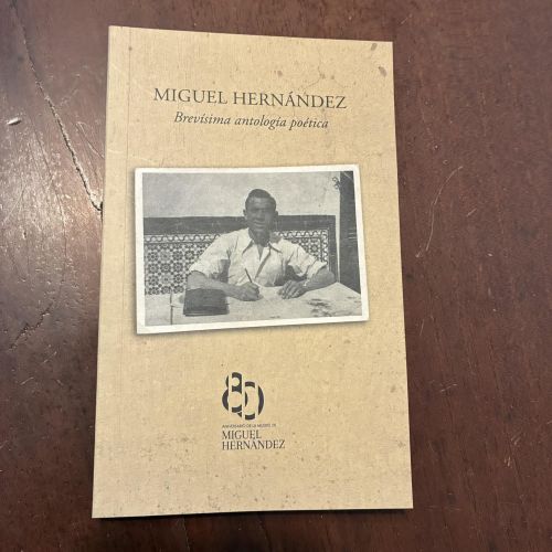 Portada del libro de Brevísima antología poética