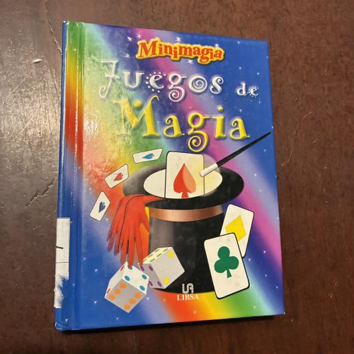Portada del libro de Juegos de magia. Libsa