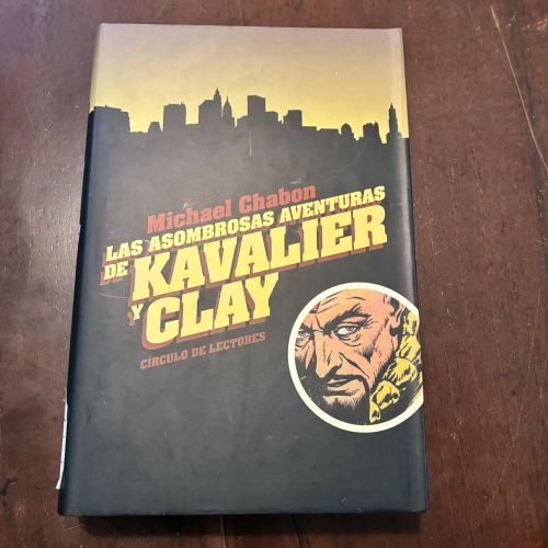 Portada del libro de Las asombrosas aventuras de Kavalier y Clay