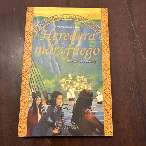 Portada del libro de Heredera del mar y del fuego