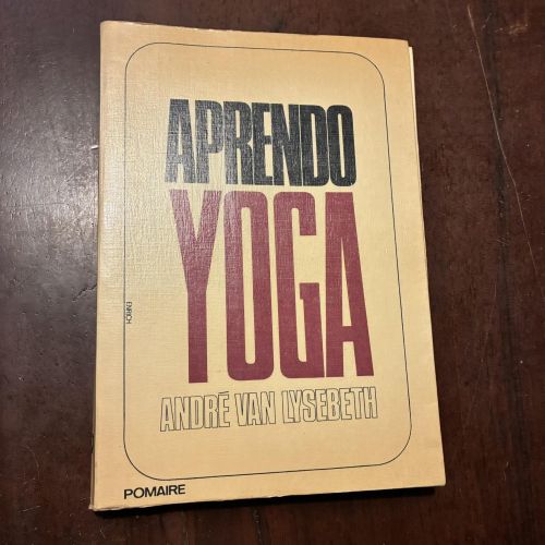Portada del libro de Aprendo yoga