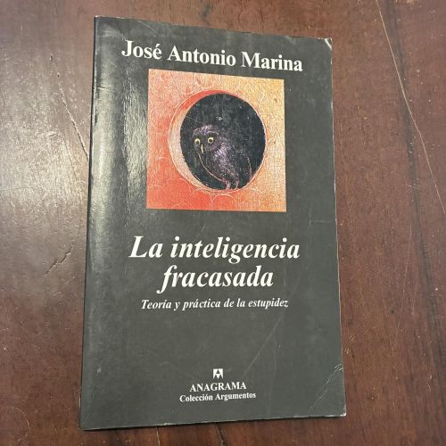 Portada del libro de La inteligencia fracasada