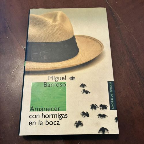 Portada del libro de Amanecer con hormigas en la boca