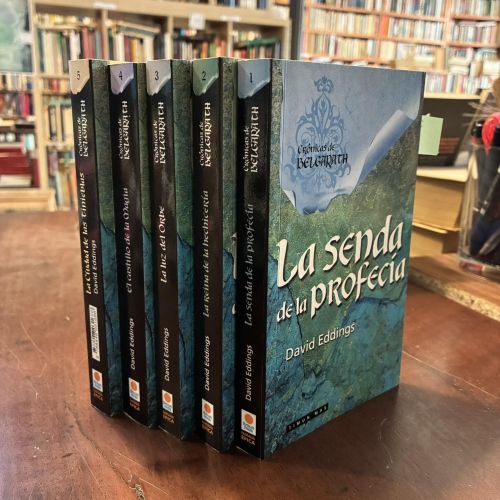 Portada del libro de La senda de la profecía. La reina de la hechicería. La luz del orbe. El castillo de la magia. La ciudad...