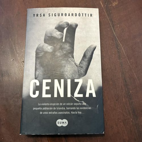 Portada del libro de Ceniza