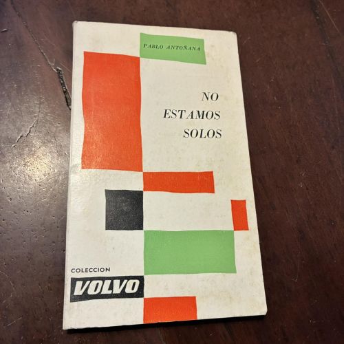 Portada del libro de No estamos solos