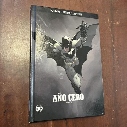 Portada del libro de Batman, la leyenda. Parte 1