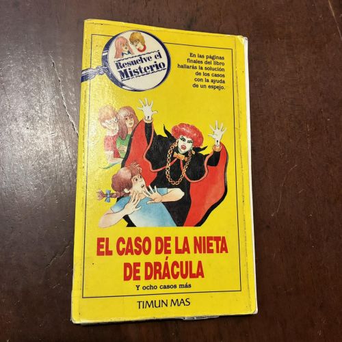 Portada del libro de El caso de la nieta de Drácula y ocho casos más