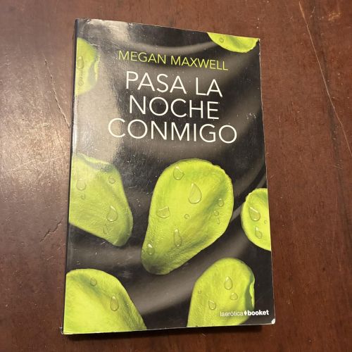 Portada del libro de Pasa la noche conmigo