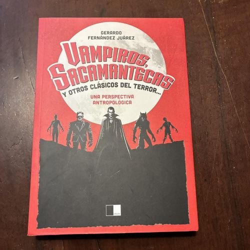 Portada del libro de Vampiros, sacamantecas y otros clásicos del terror