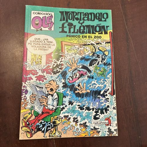Portada del libro de Mortadelo y Filemón. Pánico en el zoo. nº 115