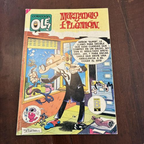 Portada del libro de Mortadelo y Filemón con el botones Sacarino. nº 174