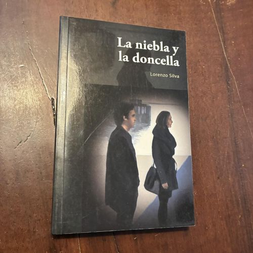 Portada del libro de La niebla y la doncella